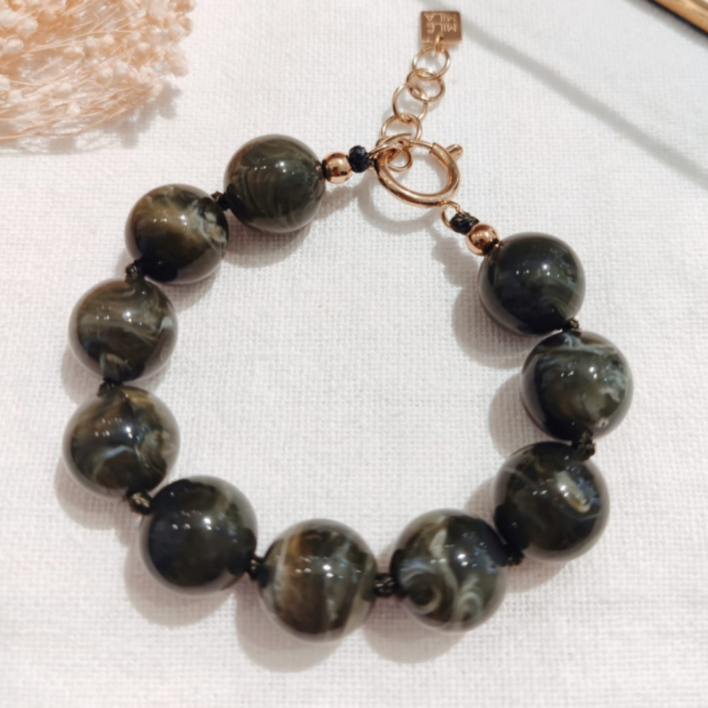 đ Bracelet Ă Perles en RĂ©sine Kaki MarbrĂ©