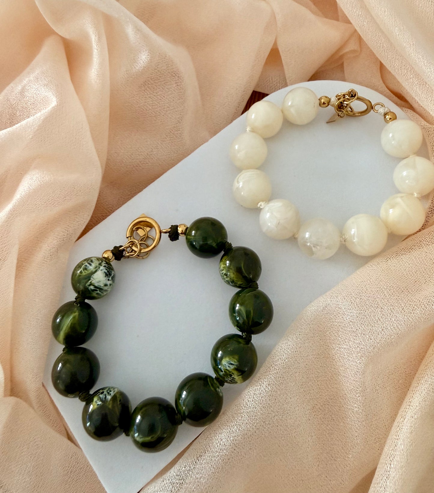 đ Bracelet Ă Perles en RĂ©sine Blanc NacrĂ©