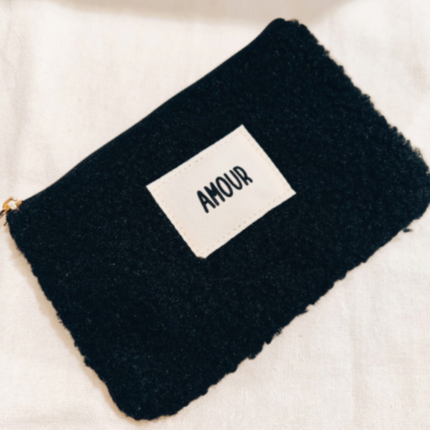 Pochette Moumoute Noire "AMOUR"