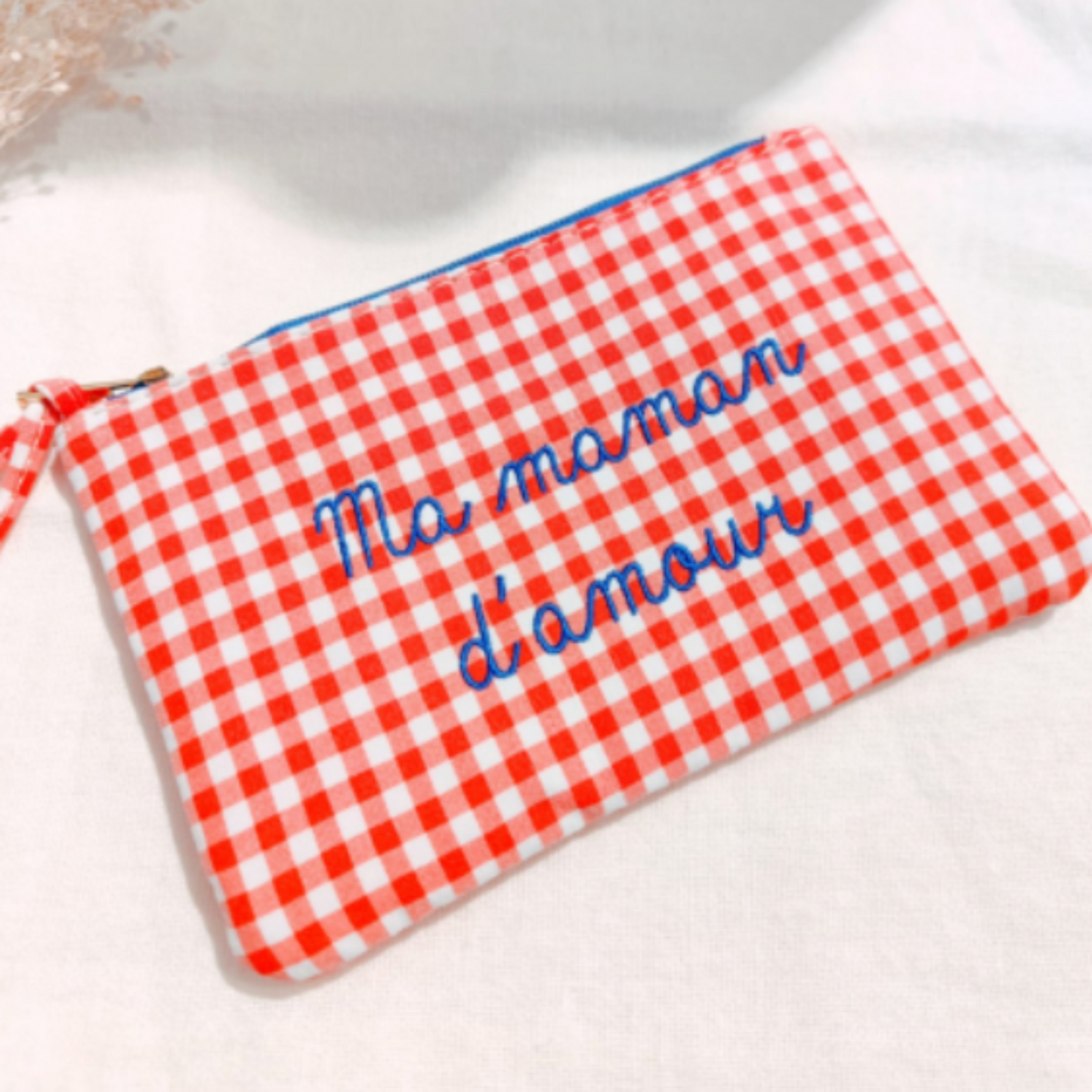 Pochette vichy brodée "Ma maman d'amour rouge"
