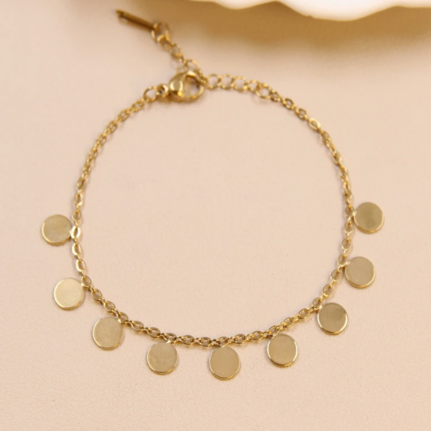 ✨ Bracelet à Petits Disques Dorés