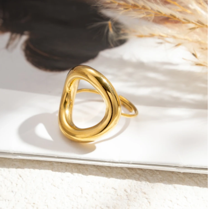 Bague Boucle Sculpturale Ajustable